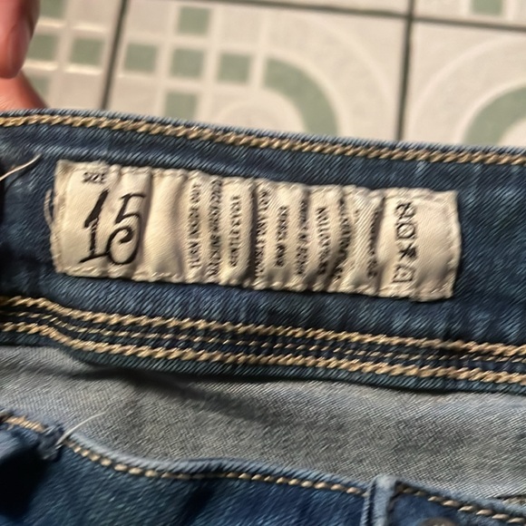 Lady Jean - Picture 10 of 12